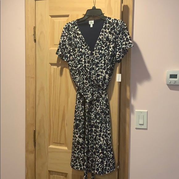 Dress Barn Dresses & Skirts - Dress Barn Vneck green/blue cheetah pattern